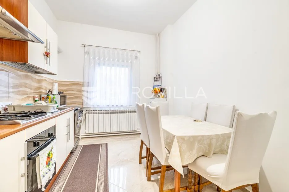 zagreb, vrapče, dvojna kuća 222 m2, prilika za investiciju - slika 2