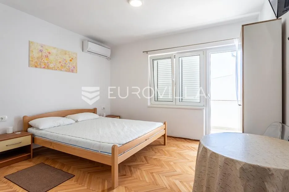 vodice, apartmanska kuća – idealna investicija za turizam! - slika 7