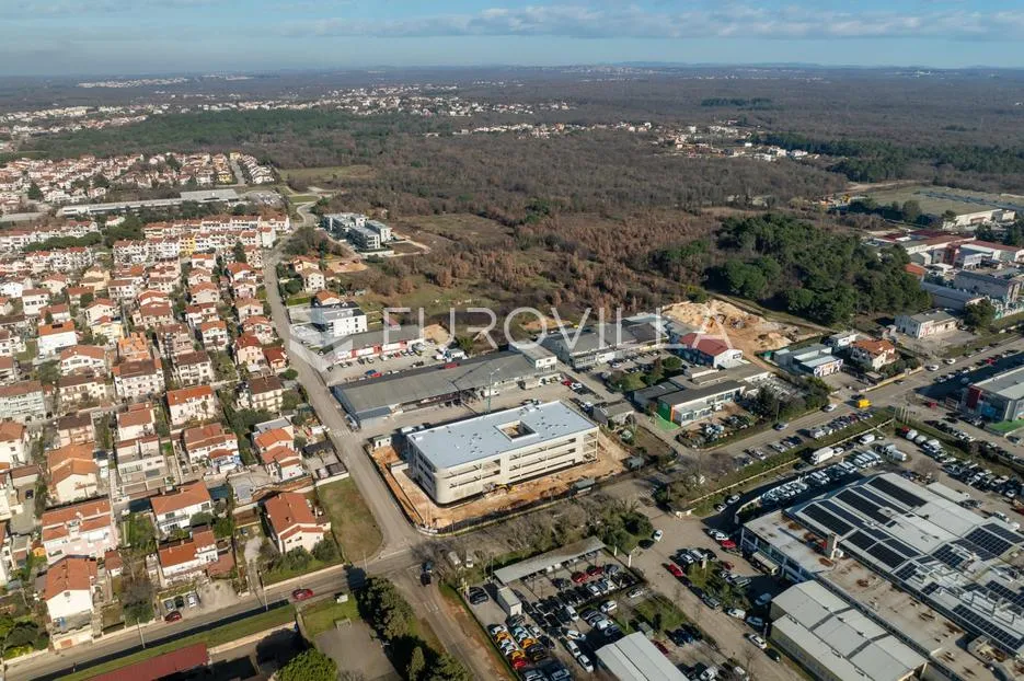 istra, poreč, poslovni kompleks s velikim potencijalom - slika 16