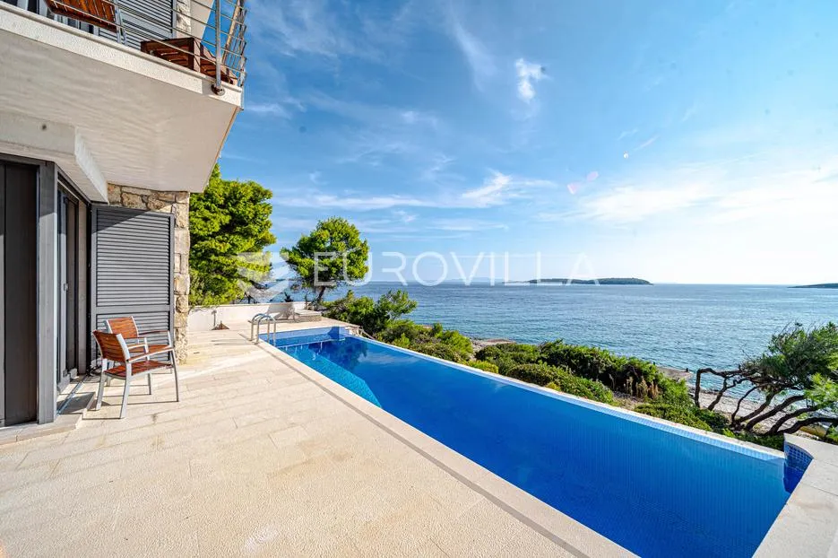 otok korčula, vela luka, villa prvi red uz more - slika 13