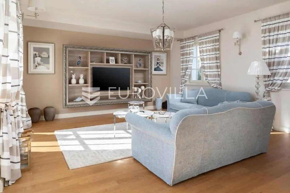istra, vabriga, ekskluzivna, unikatna vila bezvremenske ljepote 338 m² - slika 8