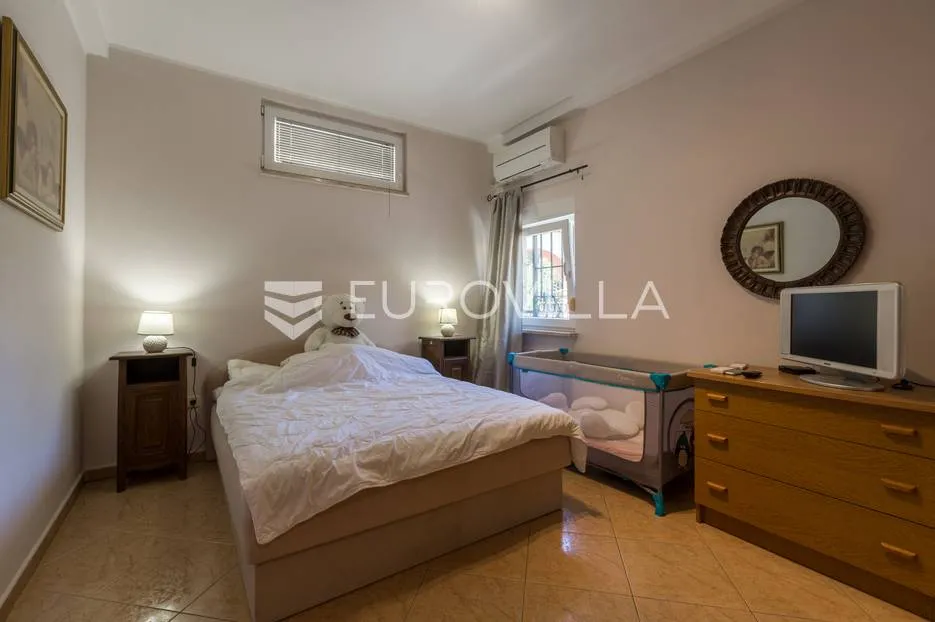 istra, rovinj, stan u prizemlju s velikom konobom u podrumu 89 m2 - slika 8