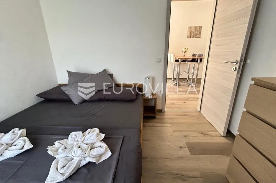 vir, atraktivna apartmanska kuća s 4 stambene jedinice udaljene 150 m od plaže - slika 20