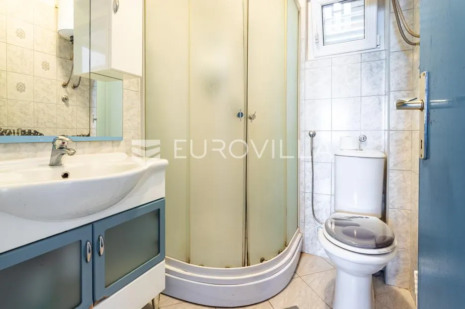 kaštel sućurac, kuća s tri stambene jedinice - slika 16