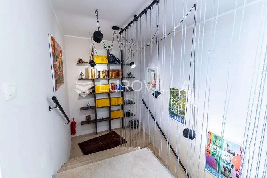 opatija, volosko, luksuzan penthaus 267 m², krovna terasa s jacuzzijem - slika 14