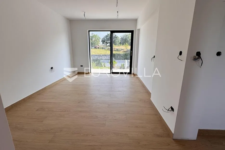 istra, tinjan - ekskluzivna vila s bazenom i sportskim terenom na 2935 m2 - slika 27