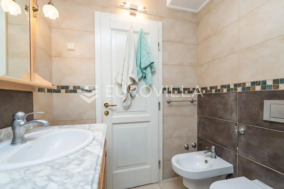 dubrovnik, stari grad, prekrasan troetažni stan - slika 29