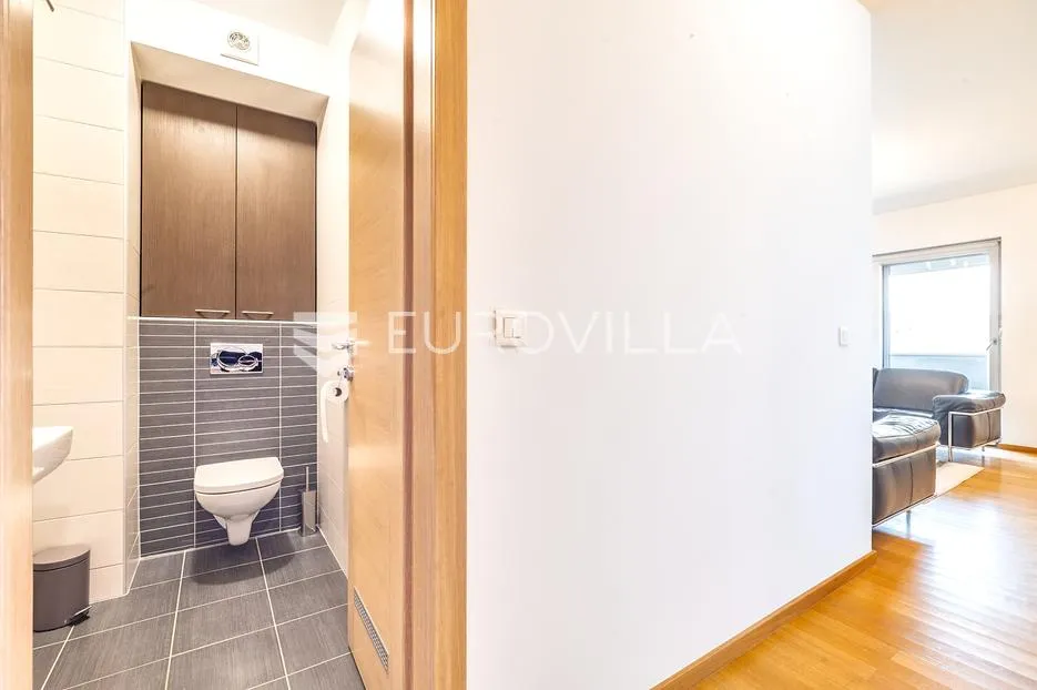 zagreb, zaharova ulica komforan trosoban stan 85 m² i garažno mjesto - slika 6