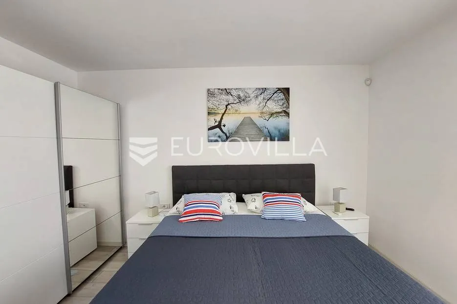 šišan, moderna villa s bazenom na mirnoj lokaciji - slika 12