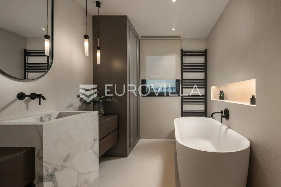 zagreb, ekskluzivan i luksuzan penthouse s velikom terasom i garažom nkp 250 m2 - slika 10