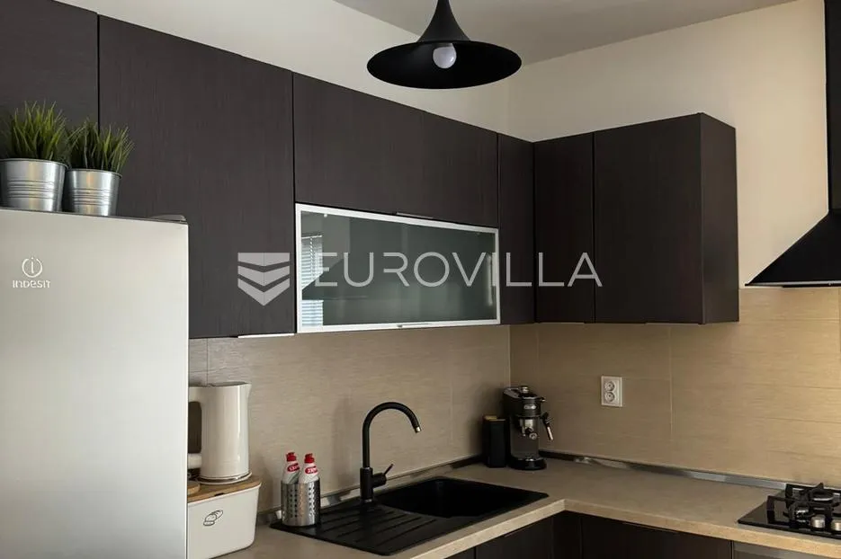istra, pula, renovirana i namještena kuća nedaleko pulske arene, 93 m², dvorište 63 m² - slika 7