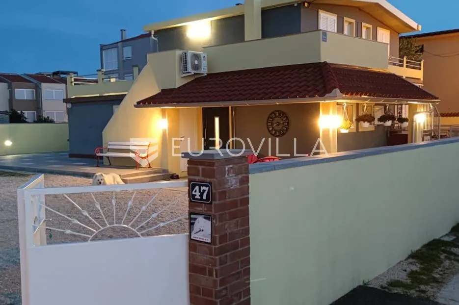 nin, ždrijac, prekrasna apartmanska vila, prvi red do mora - slika 23