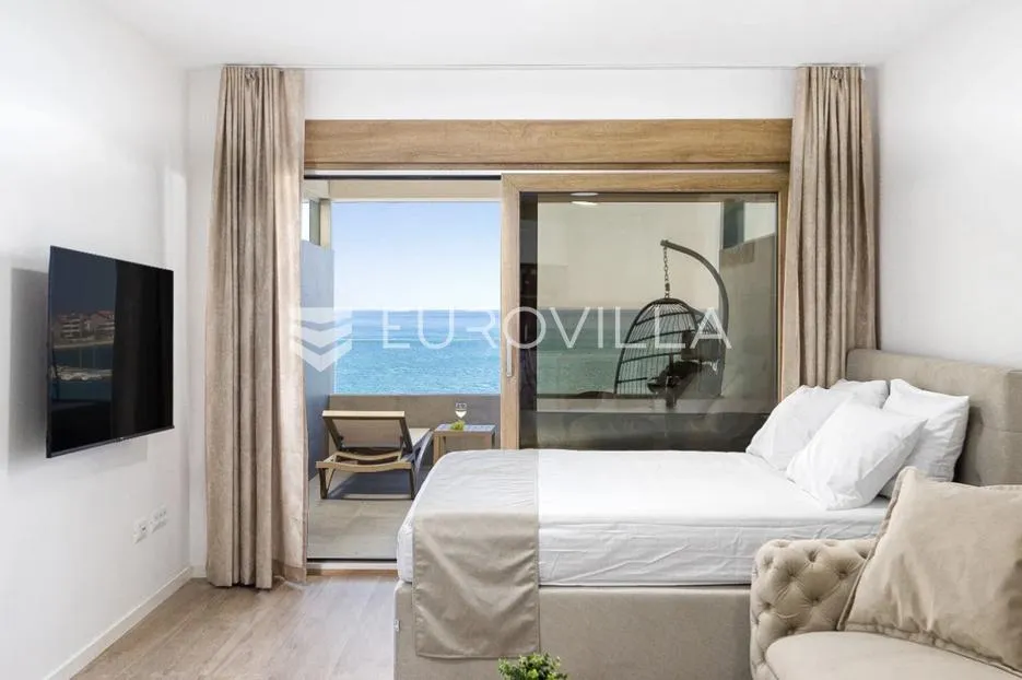 Pag, Povljana, garsonijera 1. red do mora, 36,74 m²