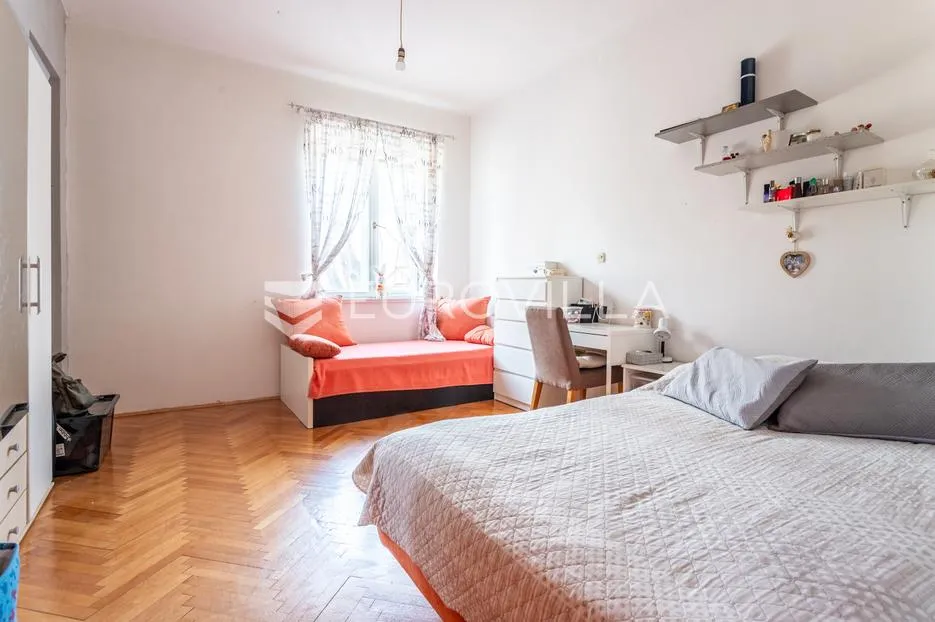 split, bačvice, trosoban stan na odličnoj lokaciji, 105m2 - slika 6