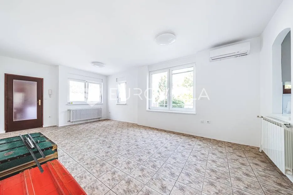 zagreb, gornji grad – tuškanac, dvosoban stan 70 m2 s terasom i vrtom - slika 7