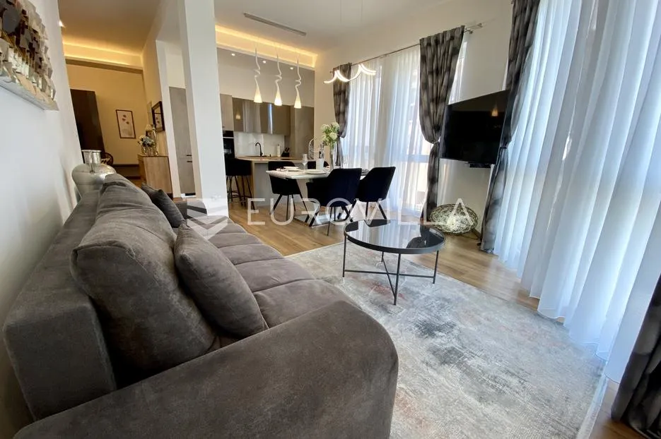 istra, pula, luksuzan, moderno opremljen trosoban stan 85 m² - slika 27