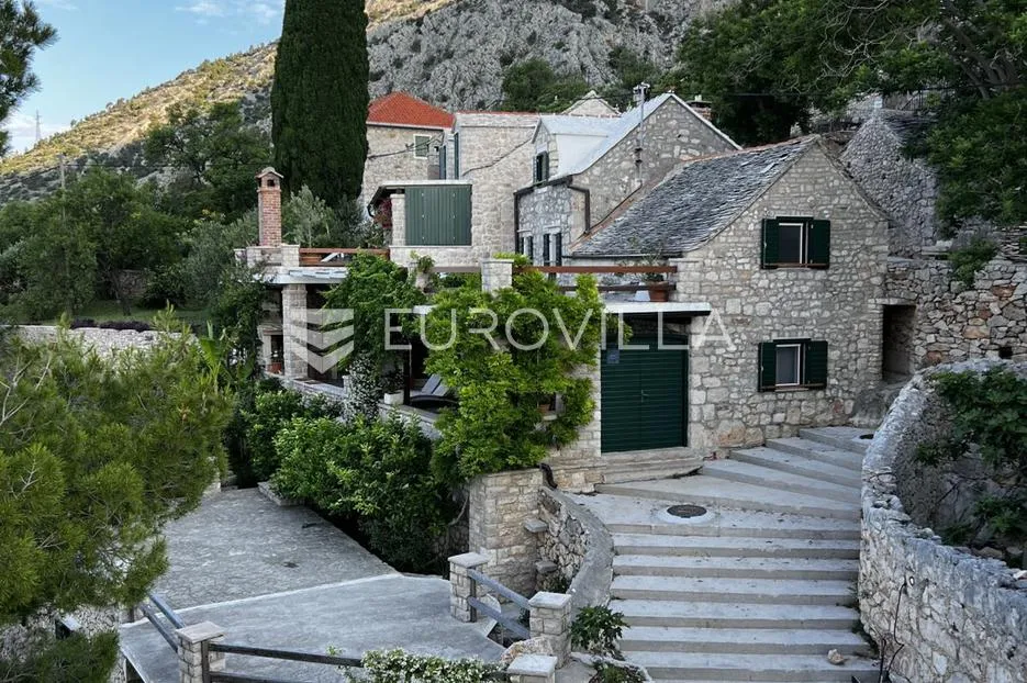 brač, murvica, kamena kuća s pet stambenih jedinica i pogledom na more - slika 19