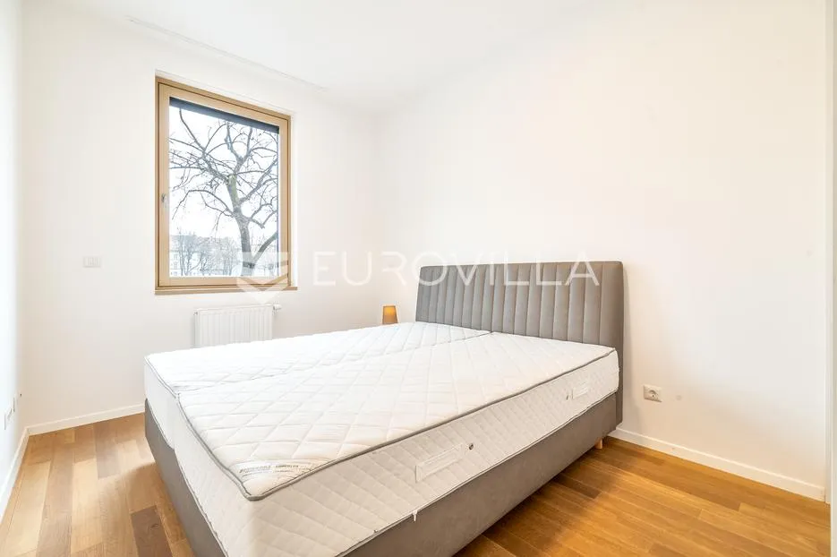 donji grad, trg franje tuđmana, stan za najam 67 m² u visokom prizemlju novije stambene zgrade - slika 6