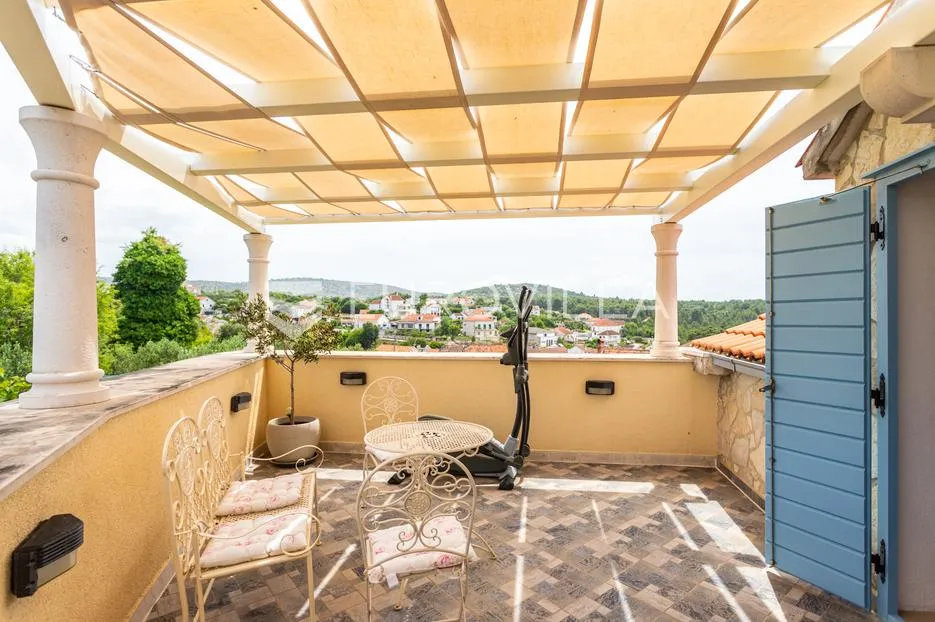 brač, milna, jedinstvena kamena vila na odličnoj lokaciji - slika 23