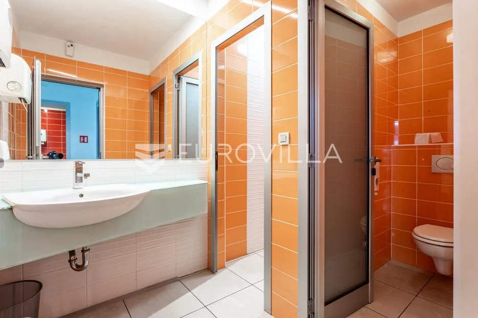 split, prostran poslovni prostor površine 363,53 m² - slika 15