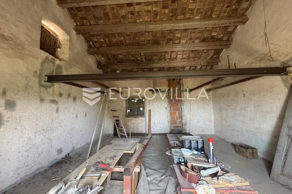 istra, tar, kamena kuća u nizu za renovaciju s okućnicom, 500 metara od mora - slika 4
