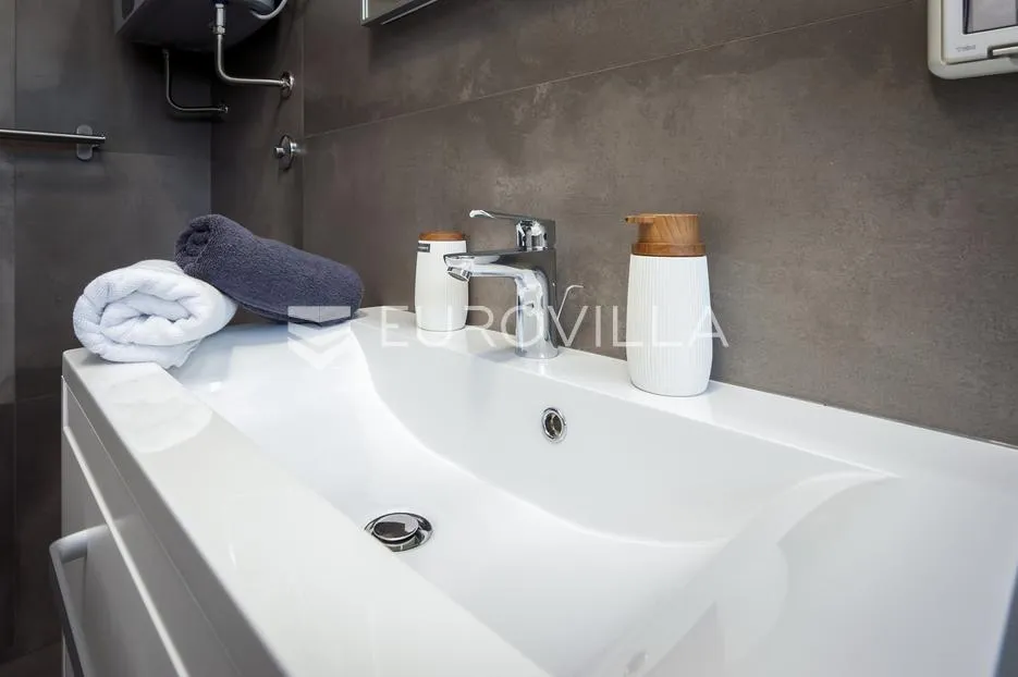 istra, okolica rovinja, predivan namješten dvosoban stan 85 m² 800m od mora - slika 18