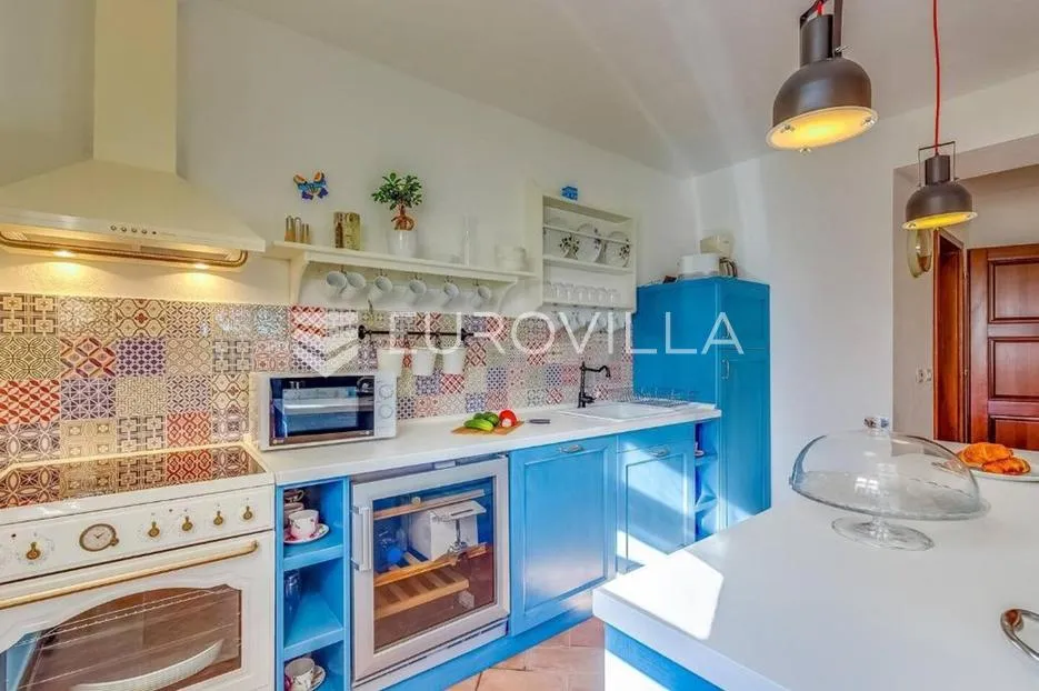 istra, višnjan, autentična istarska kamena kuća s bazenom i velikom okućnicom - slika 17