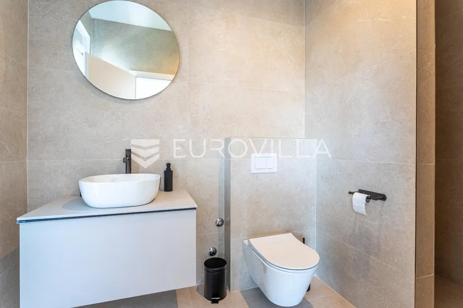 brodarica, moderna vila s bazenom, 283,62 m² - slika 23