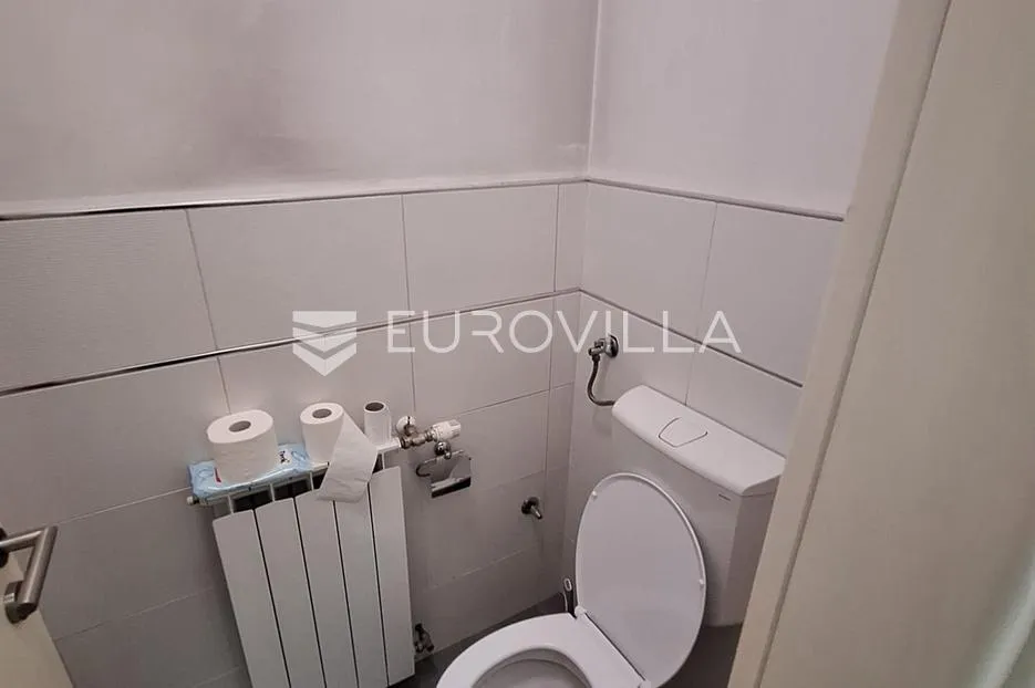 karlovac, ilovac, poslovna zgrada 530 m² s uredima i skladištem, odlična lokacija - slika 12