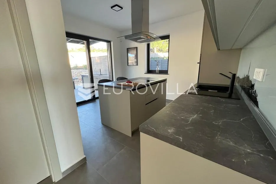 istra, smoljanci, moderna novoizgrađena vila 200m2 s bazenom i pogledom na more - slika 8