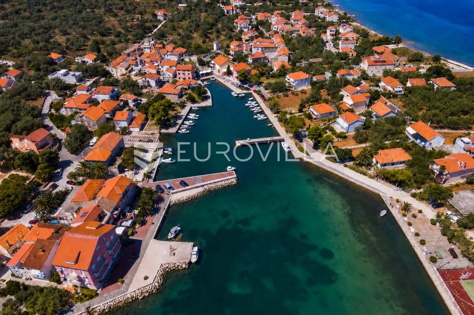 Ugljan, Poljana, zemljište prvi red do mora, 993 m² - Poljana, Preko