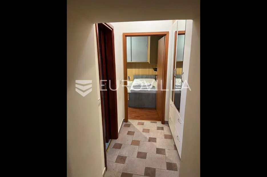 poreč, stan u centru grada 100m od mora - slika 11