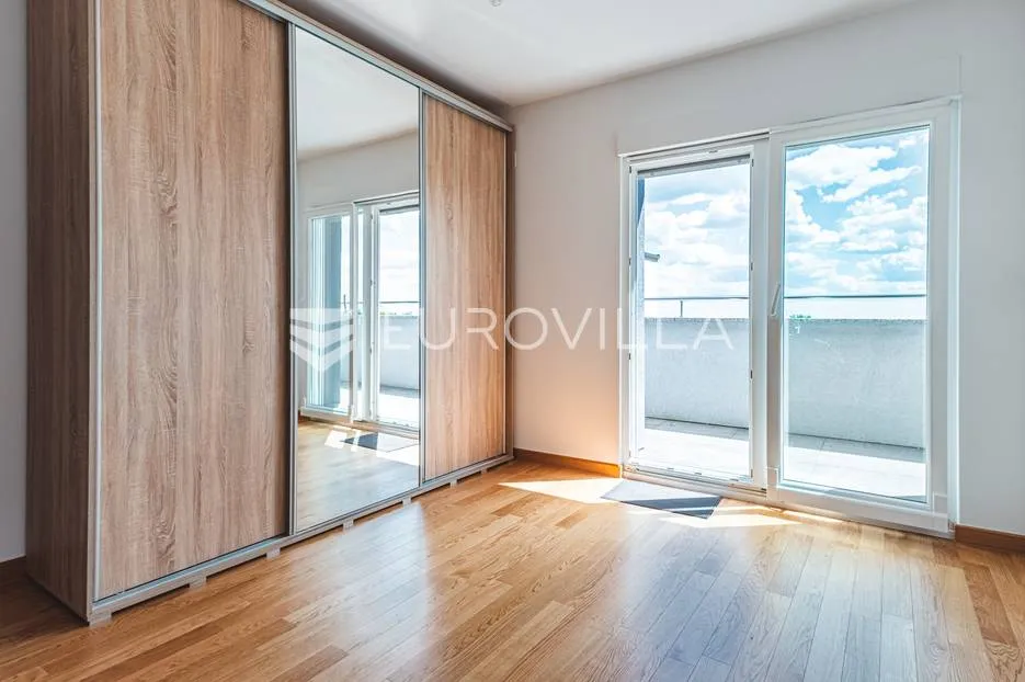 zagreb, maksimir, luksuzan četverosobni penthouse s dvije terase 137 m² - slika 9