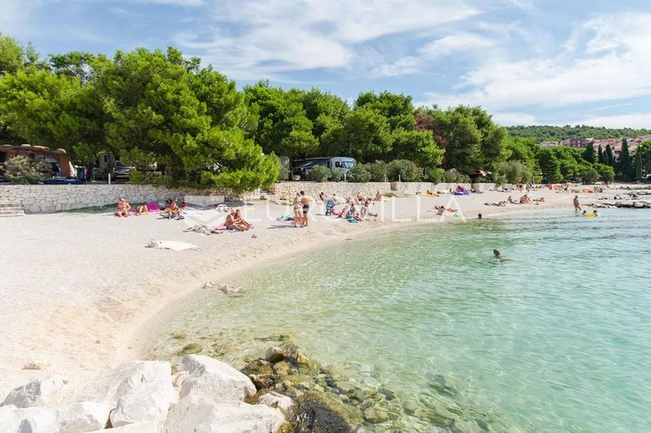 trogir, čiovo, kuća u drugom redu od mora - slika 14