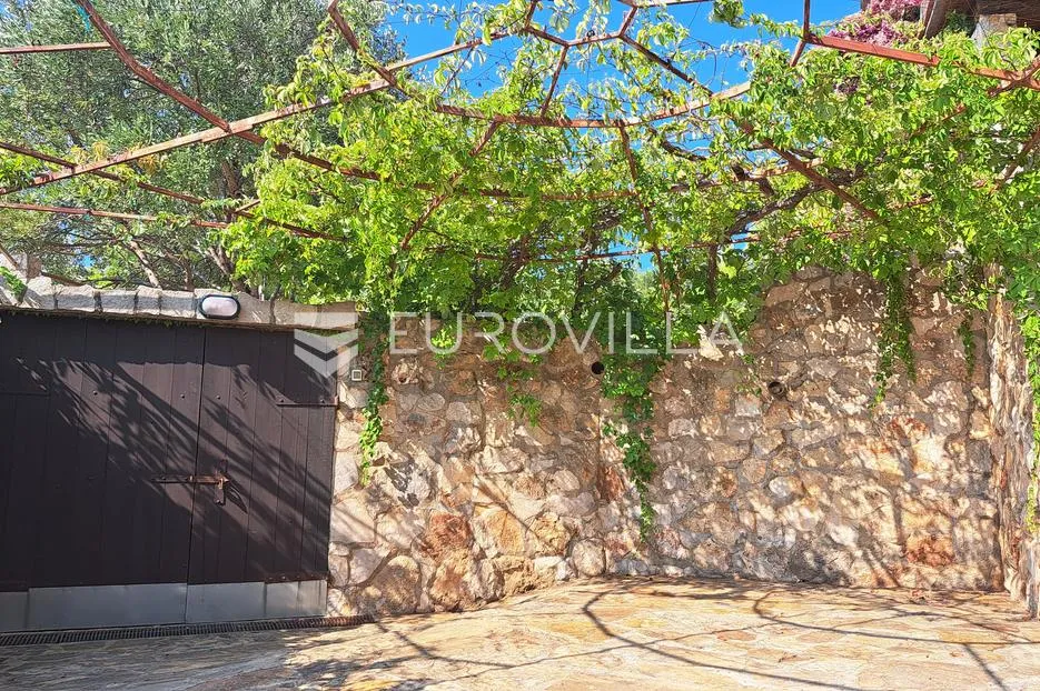 otok hvar - lijepa kamena kuća na mirnoj lokaciji - slika 8