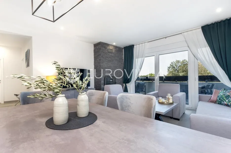istra, okolica rovinja, predivan namješten dvosoban stan 85 m² 800m od mora - slika 13