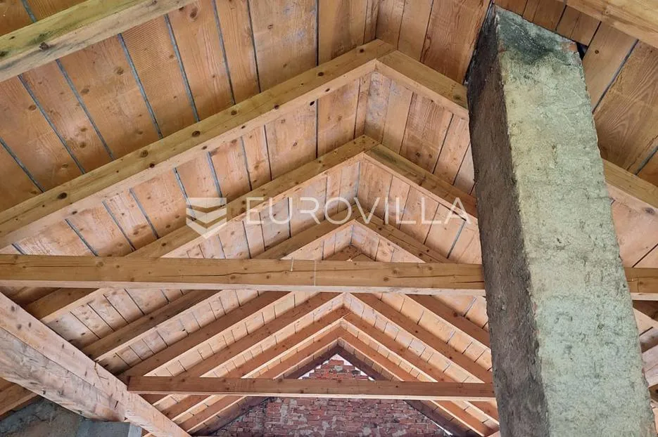 karlovac, udbinja, kuća 500 m², mogućnost više stambenih jedinica - slika 4