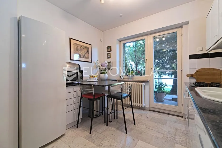 osijek, retfala, prodaja prostrane obiteljske kuće s garažom i uređenim dvorištem, površine 382 m² - slika 5