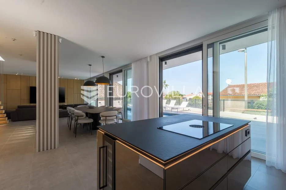 istra, rovinjsko selo, moderna novogradnja 222m2 s bazenom - slika 2