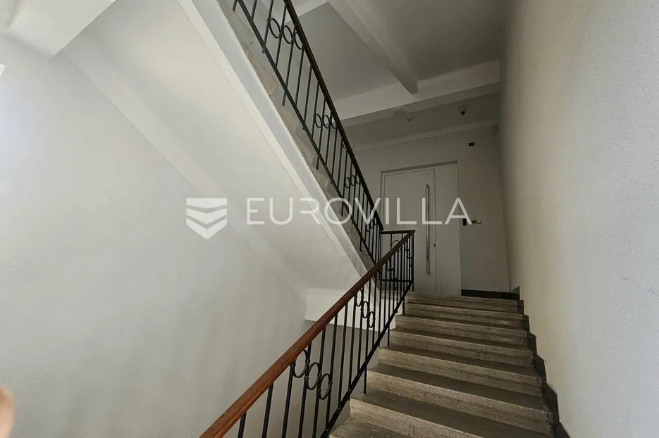 osijek, strogi centar, četverosoban stan 180 m² u prekrasnoj zgradi - slika 15