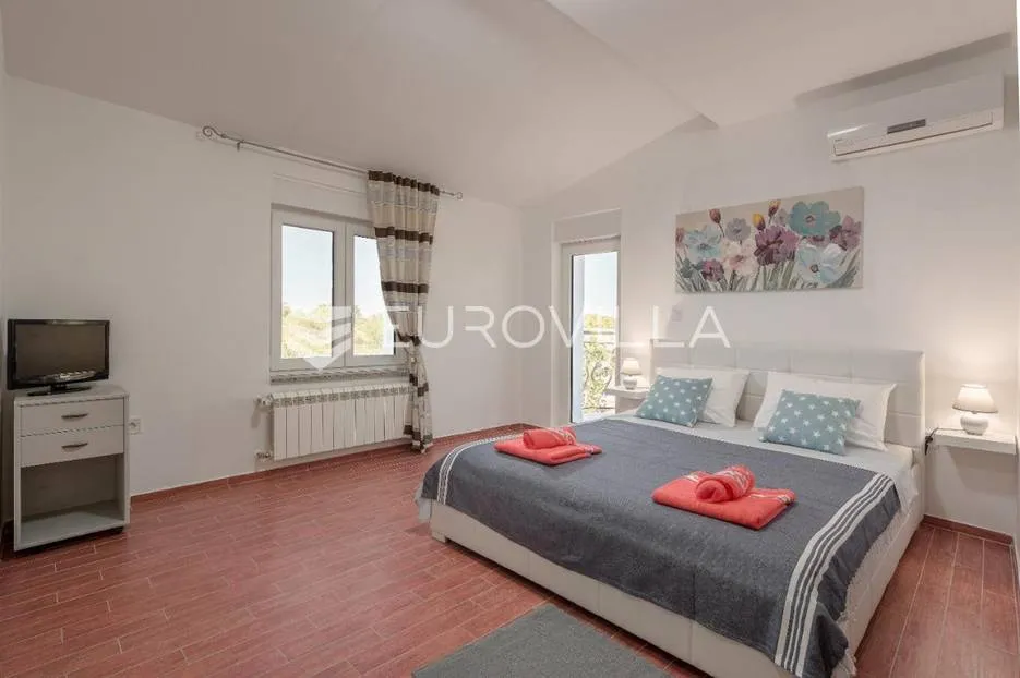 pula, apartmanska kuća na izoliranoj lokaciji - slika 19