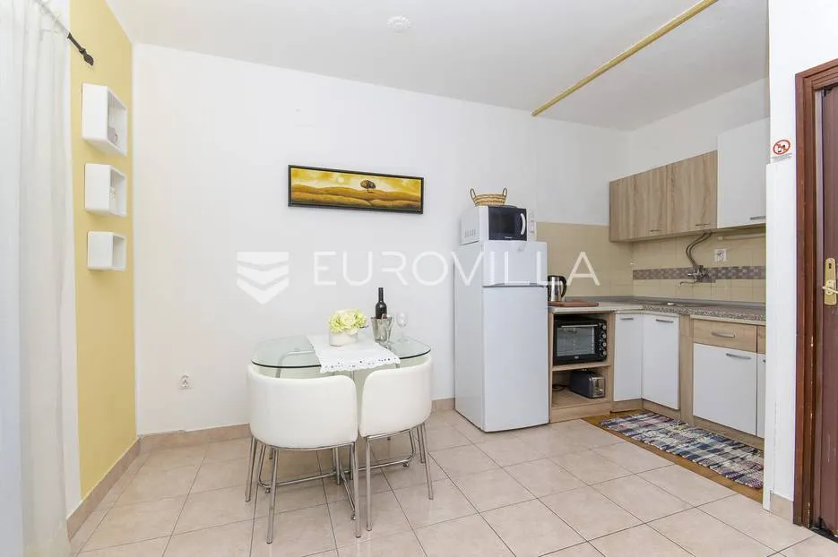 supetar, apartmanska kuća blizu mora - slika 14