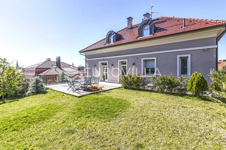 šalata luksuzan trosoban stan s vrtom - slika 20