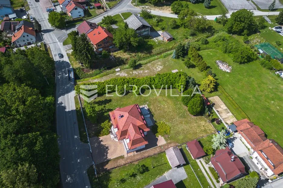 samobor, perivoj, obiteljska vila netto površine 323 m² na zemljištu 2.087 m² - slika 47