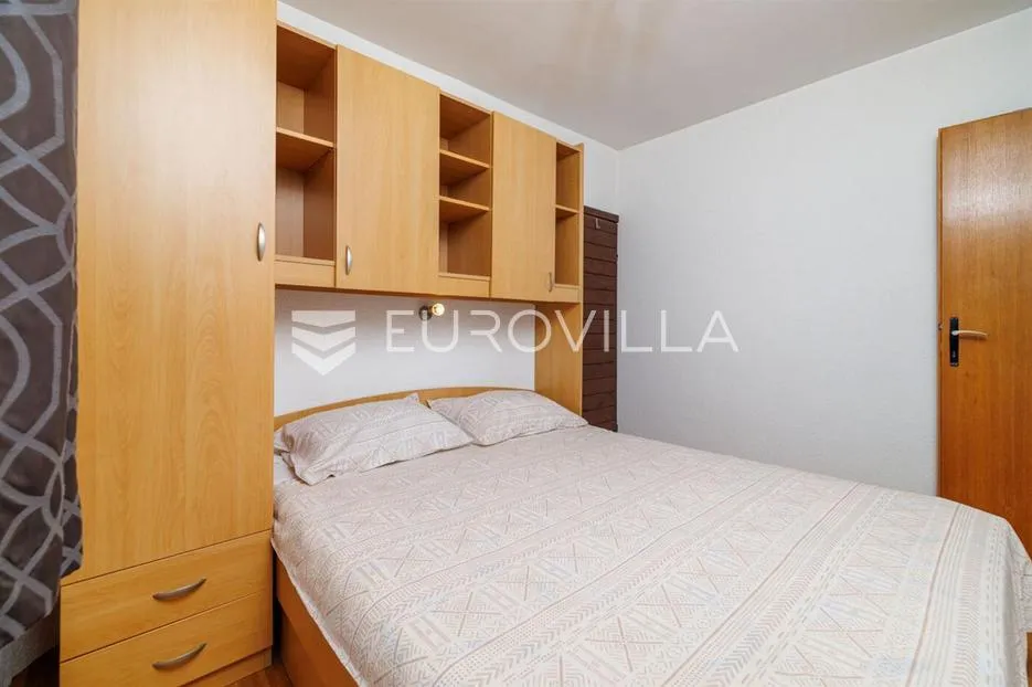krk, punat, samostojeća kuća s dva apartmana po 100 m², studio apartman, bazen, garaža, sauna - slika 27