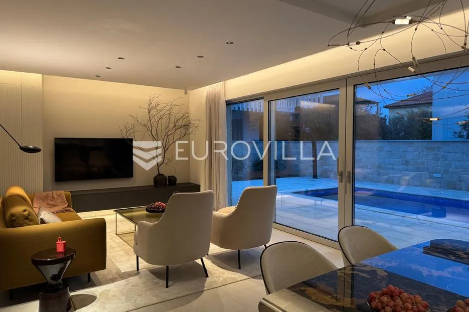 krk, luksuzan stan s bazenom, 113 m² novogradnja - slika 6