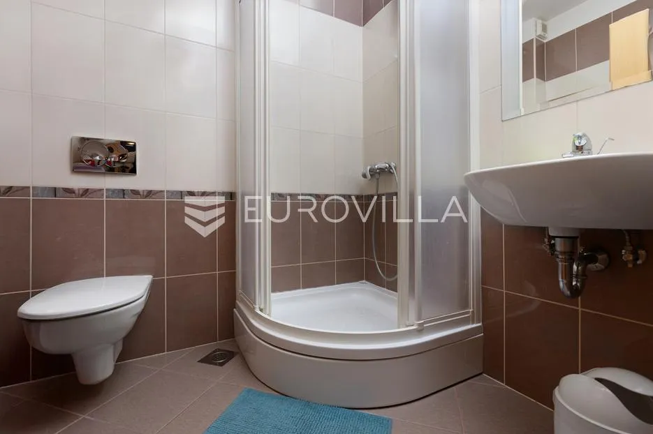 kastav, brestovice, trosoban stan 75 m² s velikom ograđenom terasom, dugoročni najam - slika 6