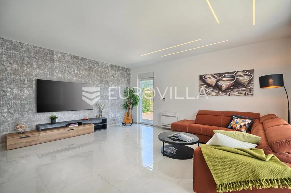 kaštel novi, novoizgrađena vila za dugoročni najam - slika 6
