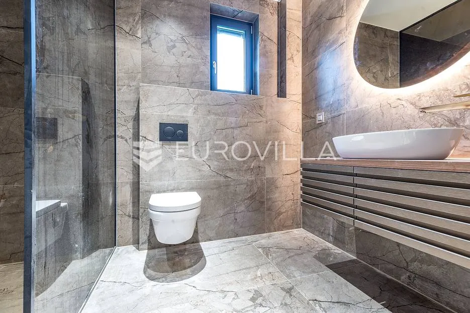 zagreb, srebrnjak, luksuzan stan u modernoj vili 157 m² - slika 6