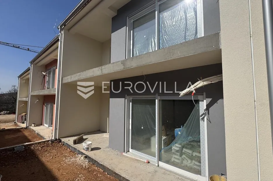 istra, rovinj, okolica putini, dvosoban stan 65.72 m² s natkrivenom terasom i vrtom - slika 9